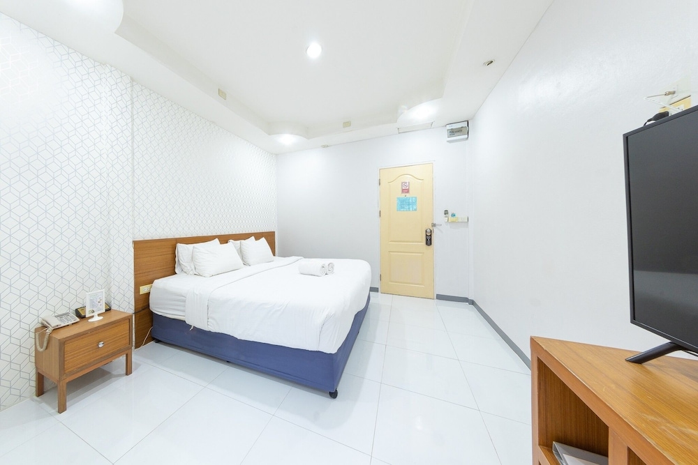 Bed By Tha-Pra Hotel And Apartment 13/36