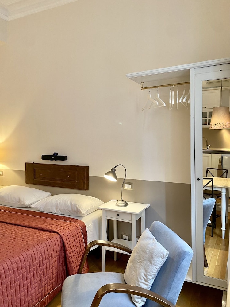 Roome B&B 9/33