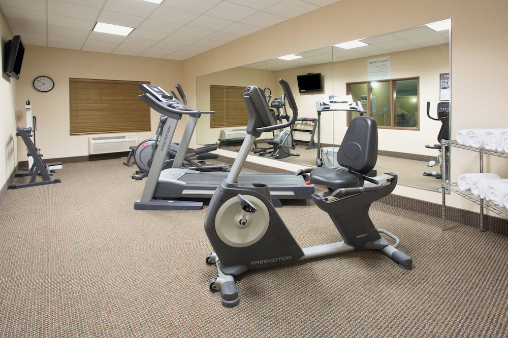 Holiday Inn Express Hotel Suites Las Vegas 39/57