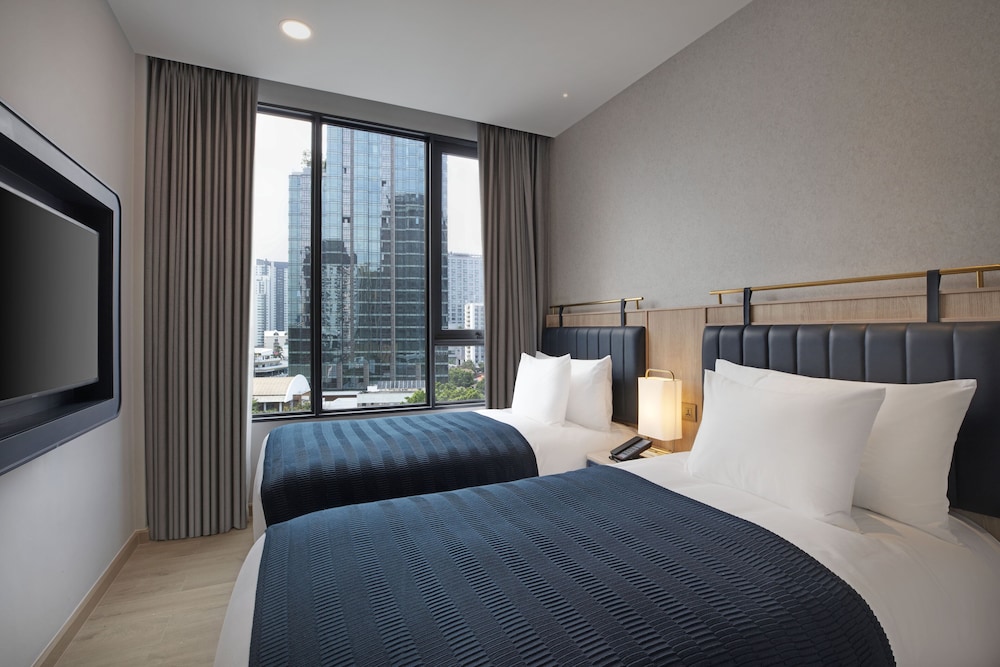 Staybridge Suites Bangkok Thonglor 20/80