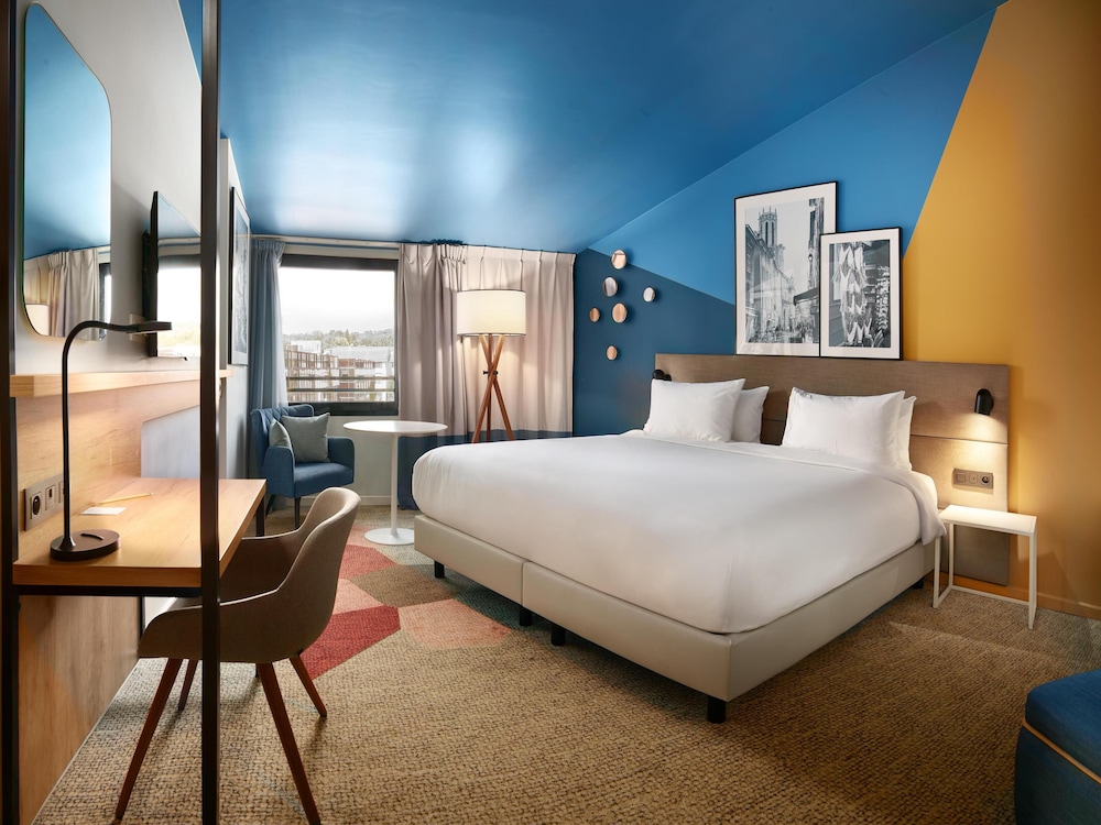 غرفة بريميوم بسرير كينج، Radisson Hotel Aix En Provence 4/7