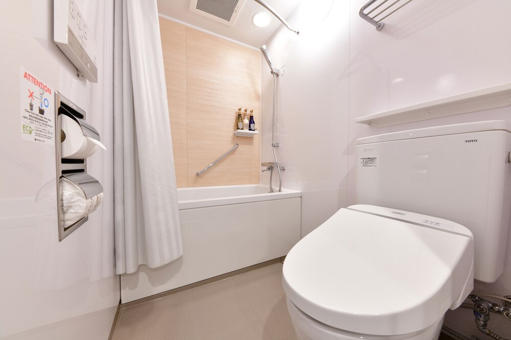 Vessel Inn Sakae Ekimae 15/66