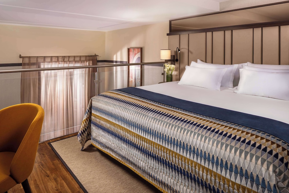 JUNIOR SUITE, WITH EXTRA BED, WITH VIEW