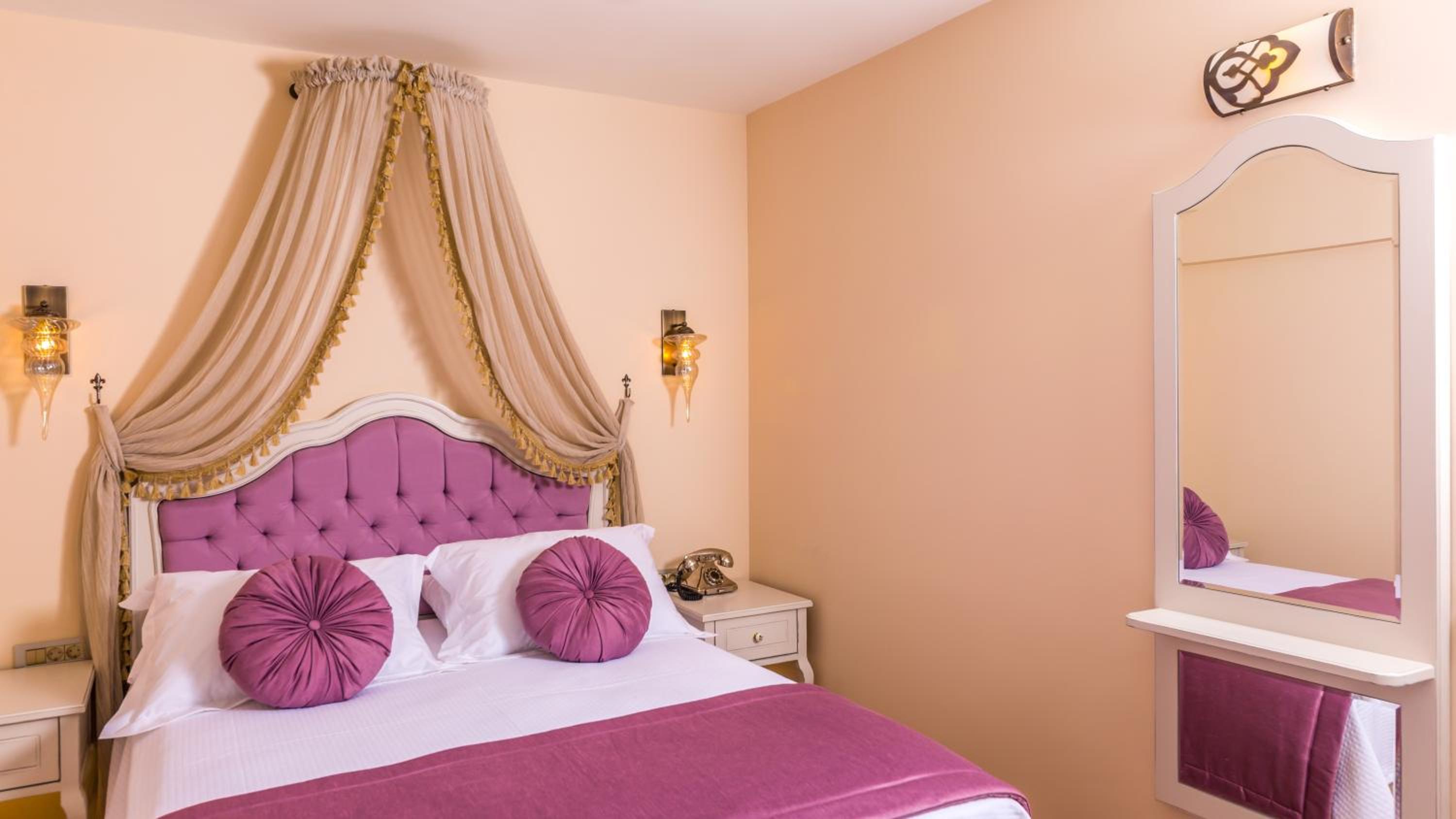 Room, Double or Twin Bed, Side Sea View