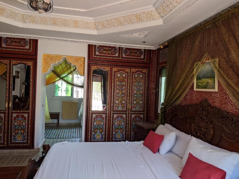 Malabata Guest House 6/47