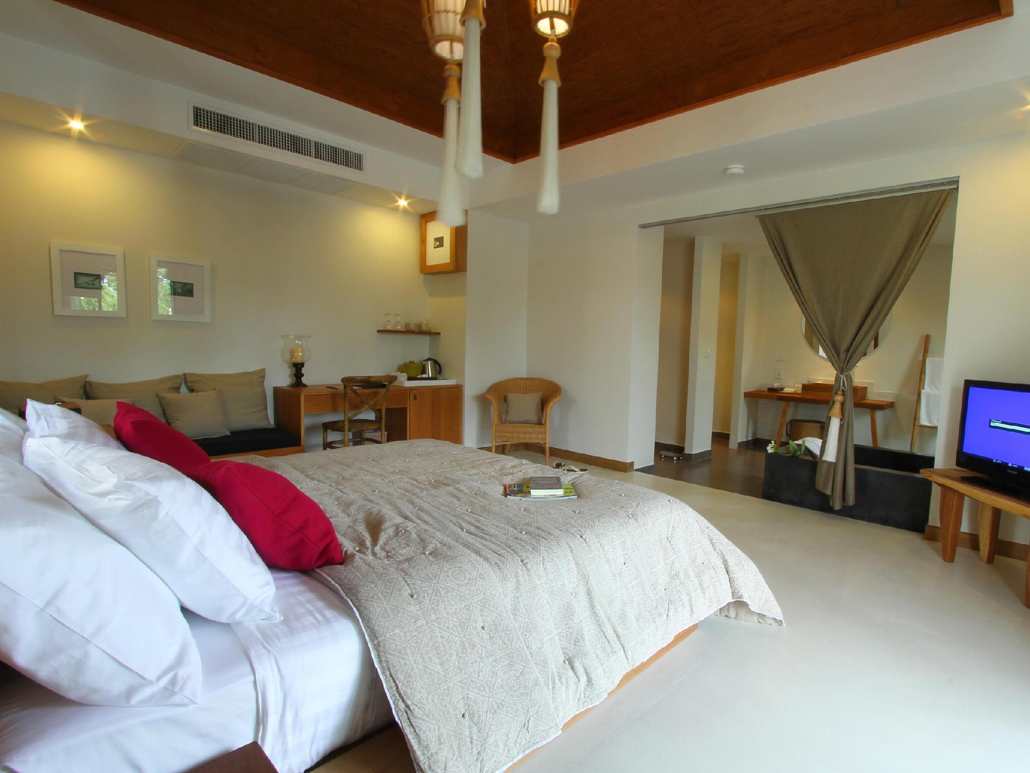 Sky, Double Bed