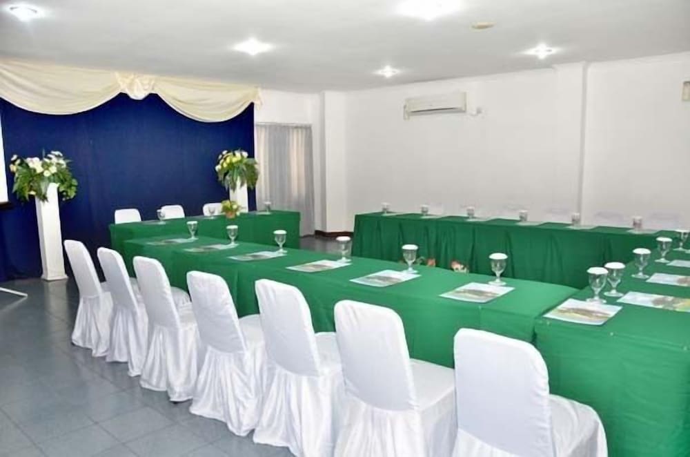 Bahari Inn Tegal 31/36