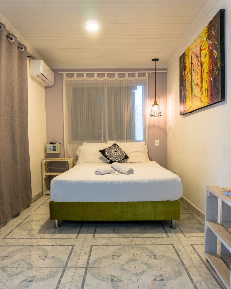 Wonderland Party Hostel 13/51