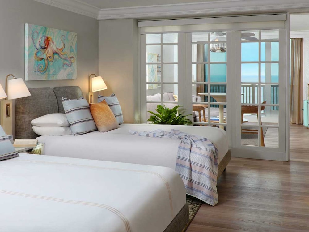 Pelican Grand Beach Resort A Noble House Resort 13/75