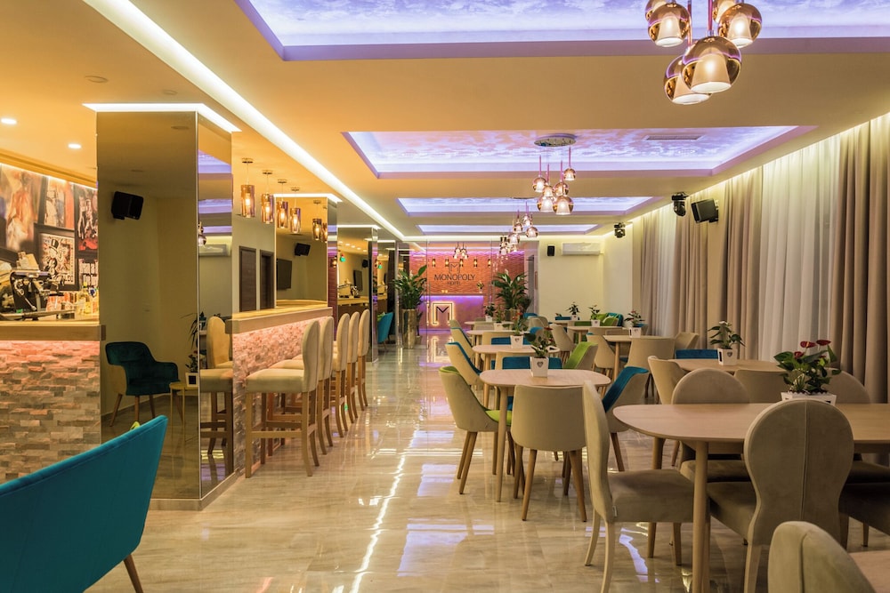 Monopoly Hotel 37/50