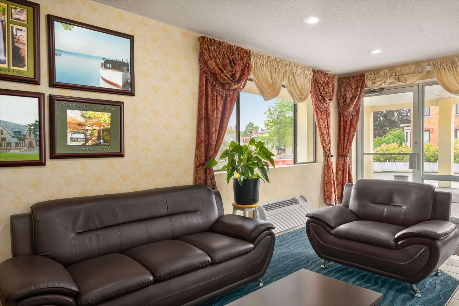 The Cayuga Inn at the Finger Lakes 15/24