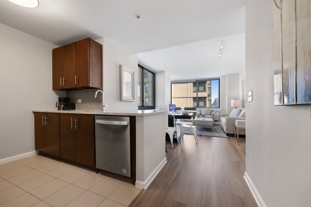 Global Luxury Suites Downtown Jersey City 4/71