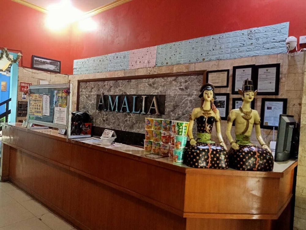Hotel O Guest House Amalia Malang 10/52