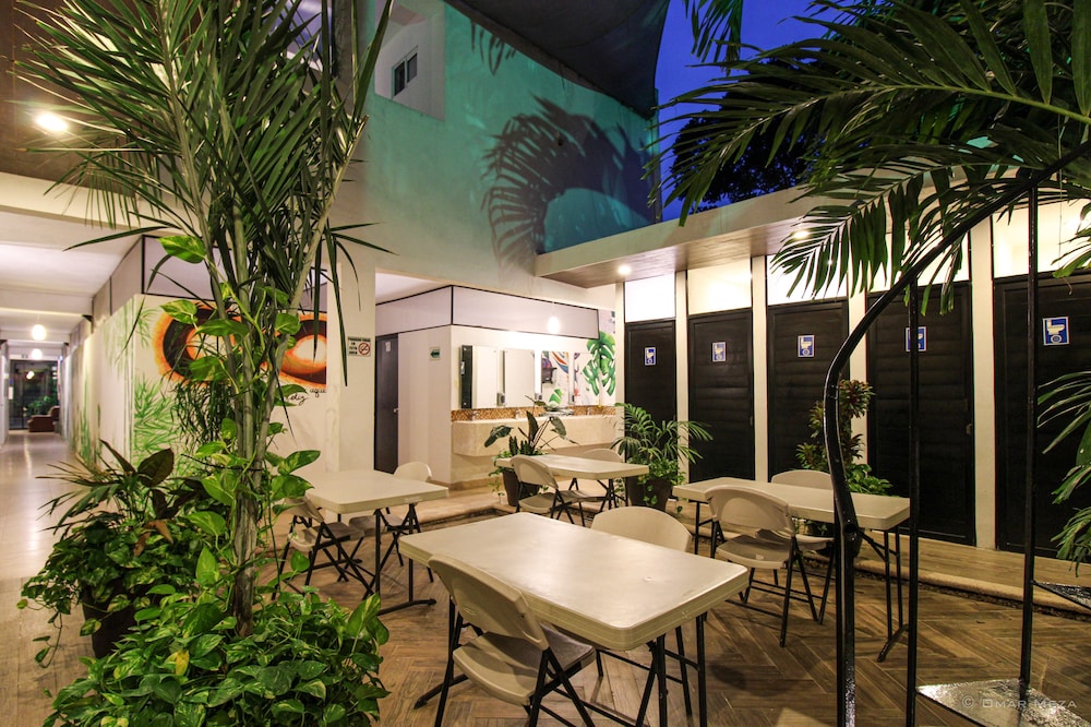 Gayser Hostal 16/25