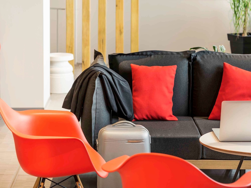 Ibis Rennes Cesson 33/76