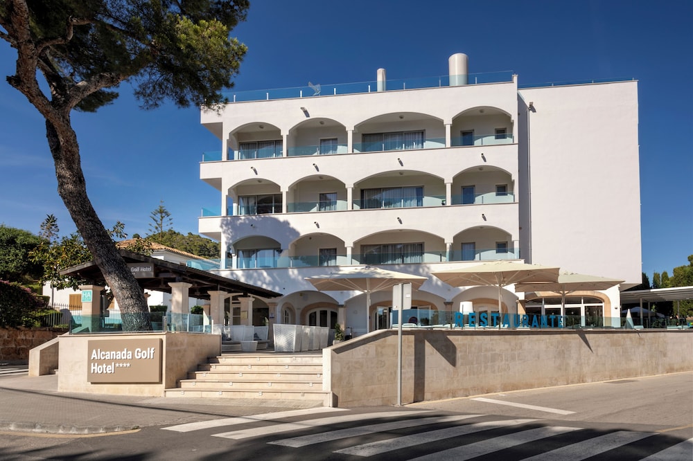 Alcanada Golf Hotel in ALCANADA