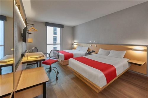 Room, Quadruple