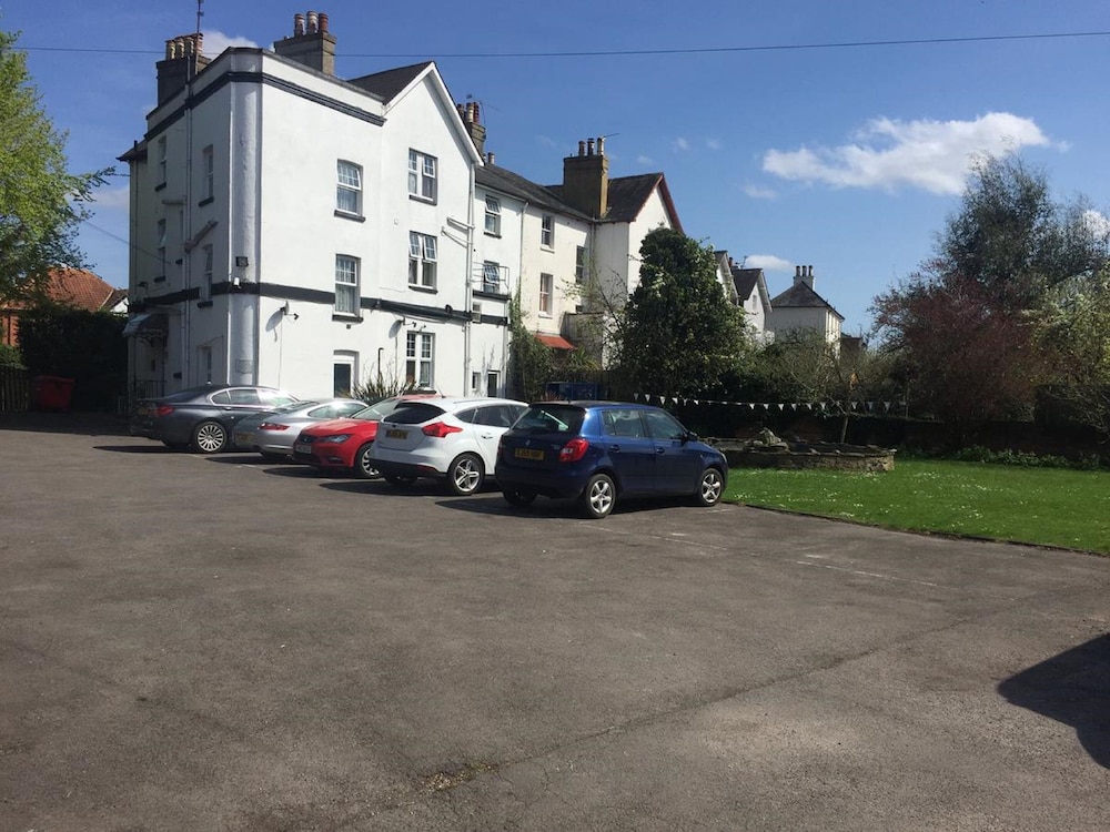 Crescent Hotel 31/41