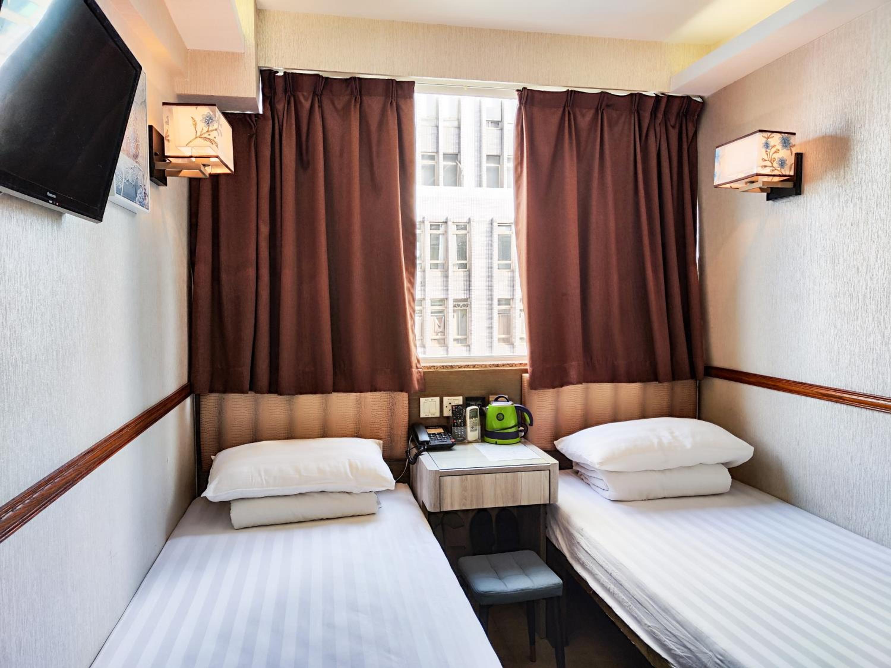 Celltronik Hotel 14/27