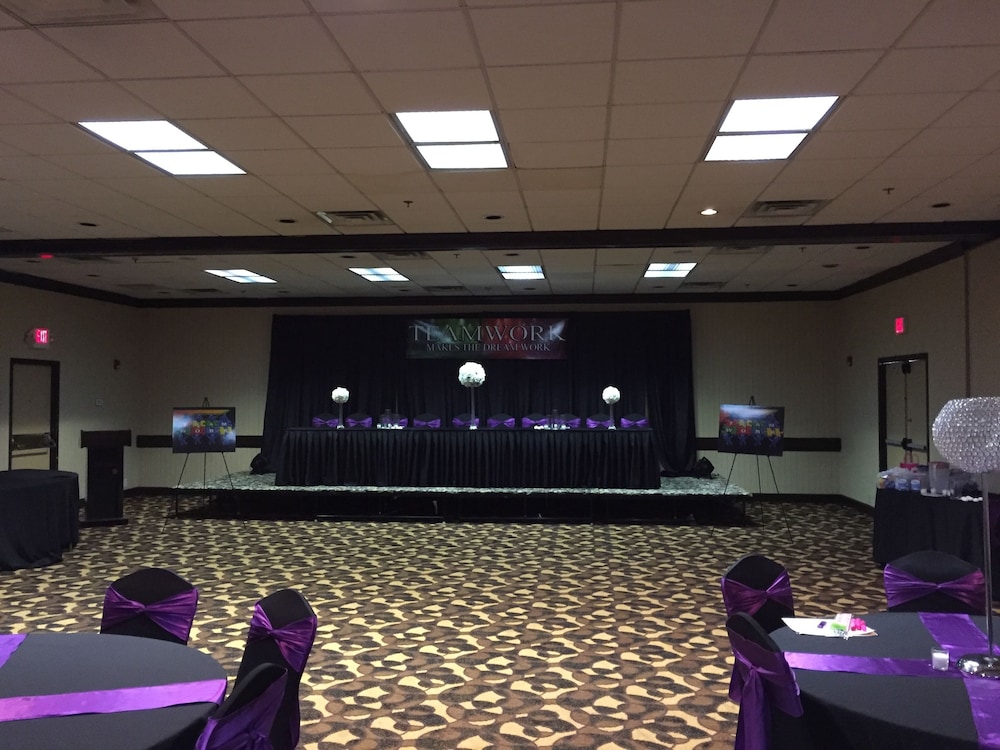 Ramada By Wyndham Birmingham Airport 9/31