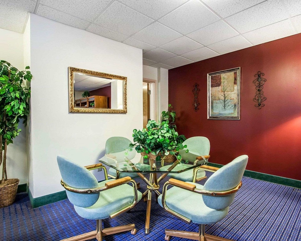 Clarion Inn Branson 48/72