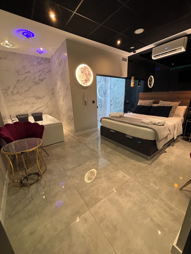 Hotel DAOS 5/50