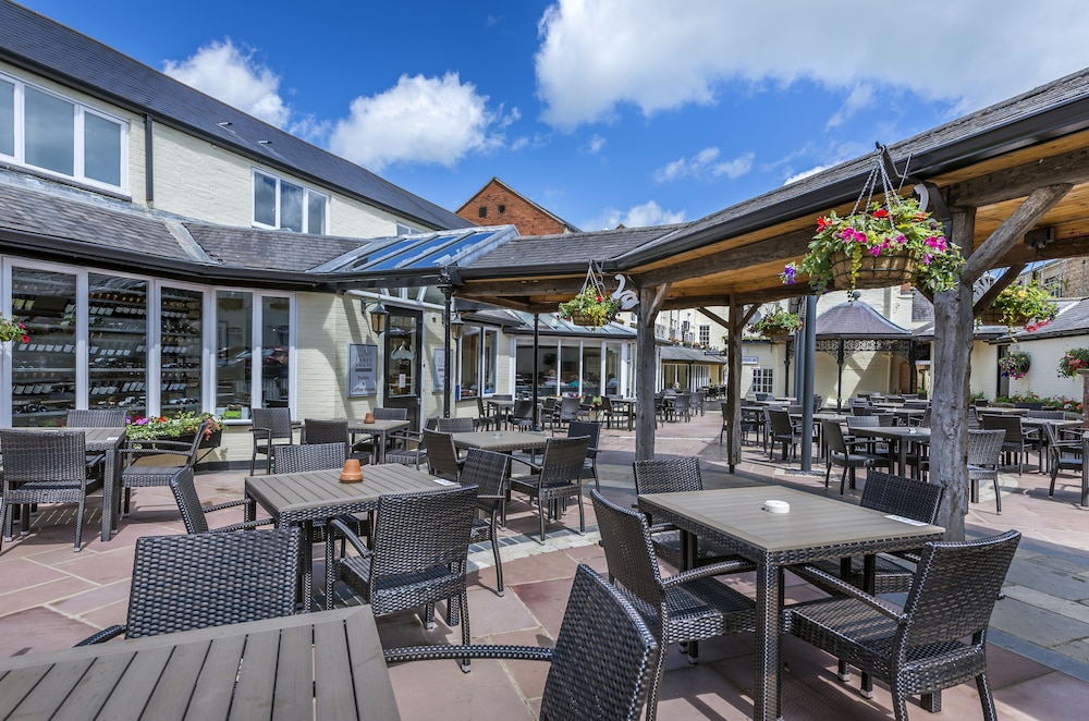 Best Western the Three Swans Hotel 56/69