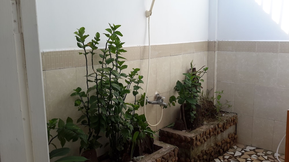 Bamboo Cottages 53/73