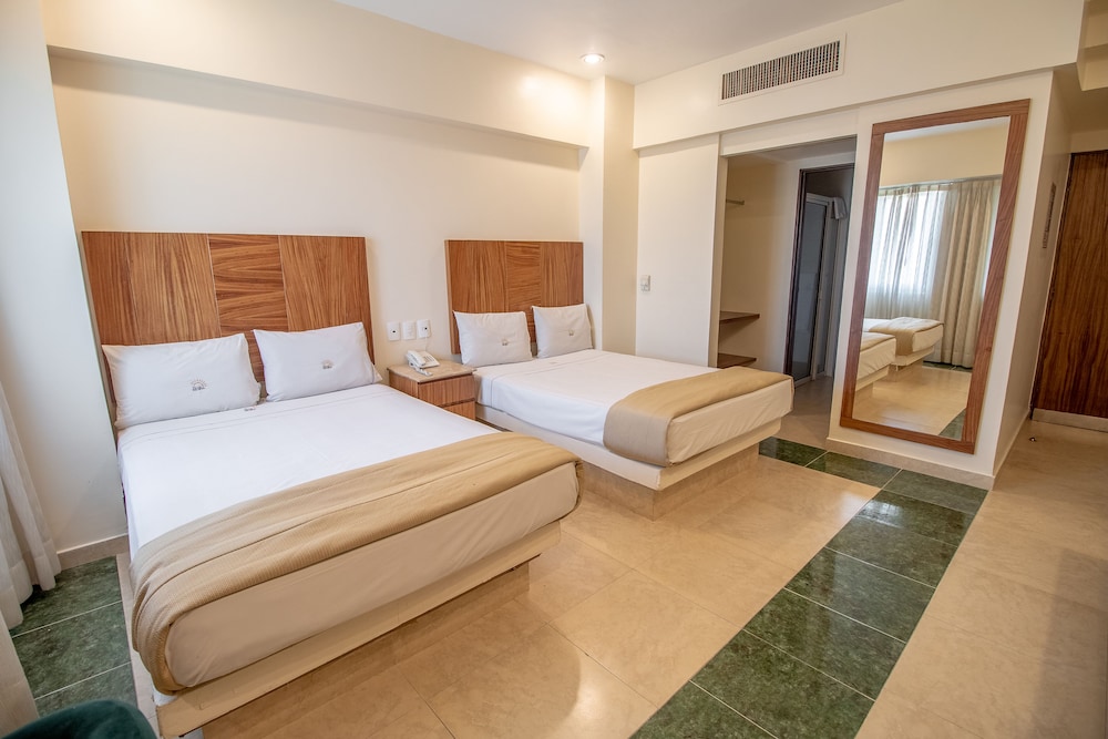 Real Del Sol Hotel 11/50