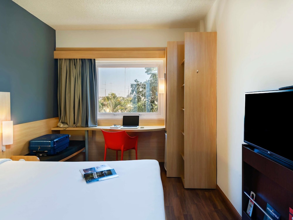 Ibis Paulinia 17/49