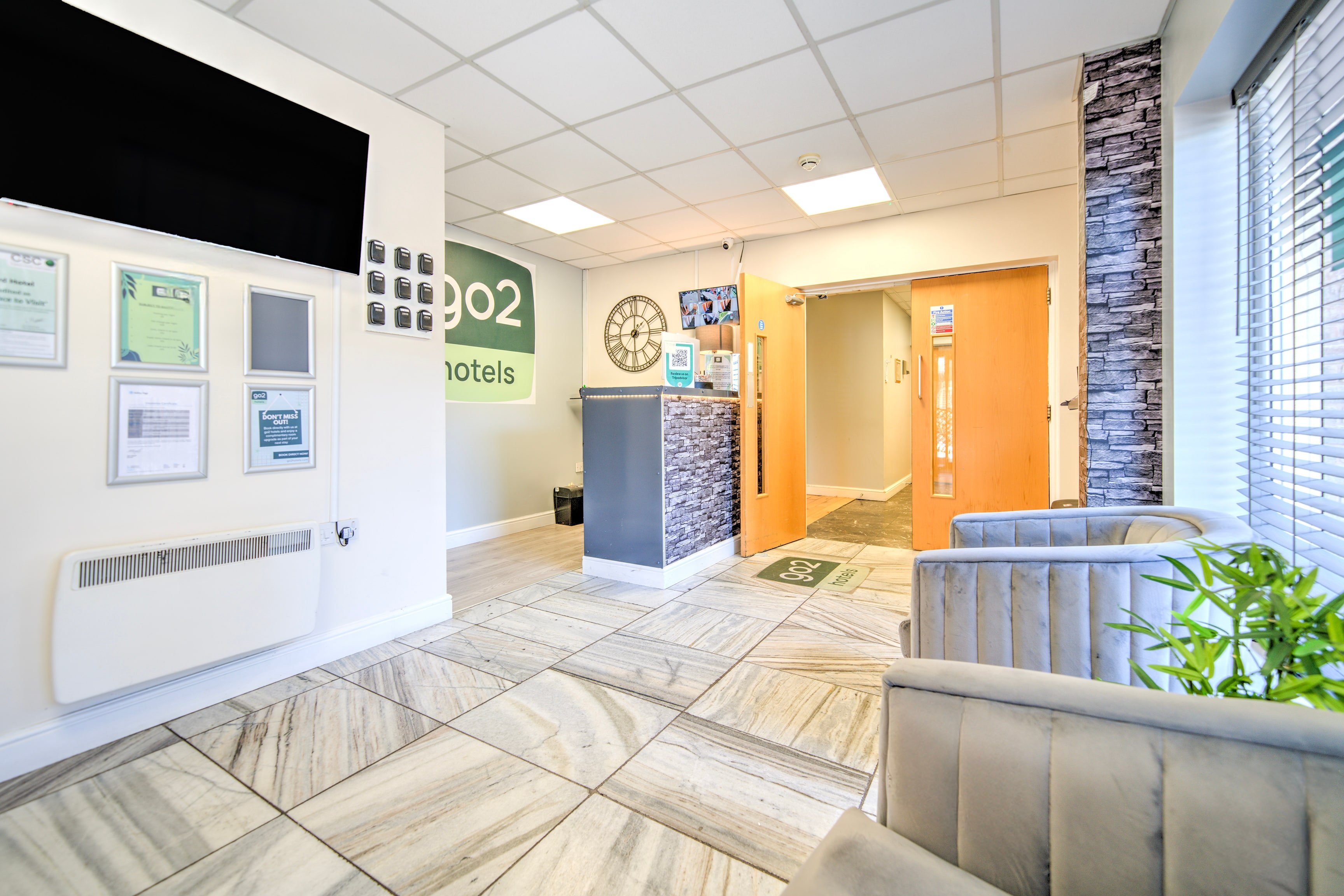 GO2 Gloucester Hotel by OYO 6/40