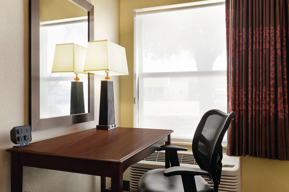 Hampton Inn San Angelo 34/36