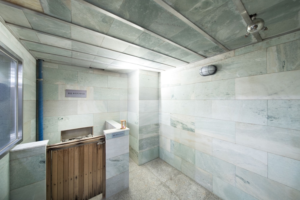 Hotel Bareve 64/64