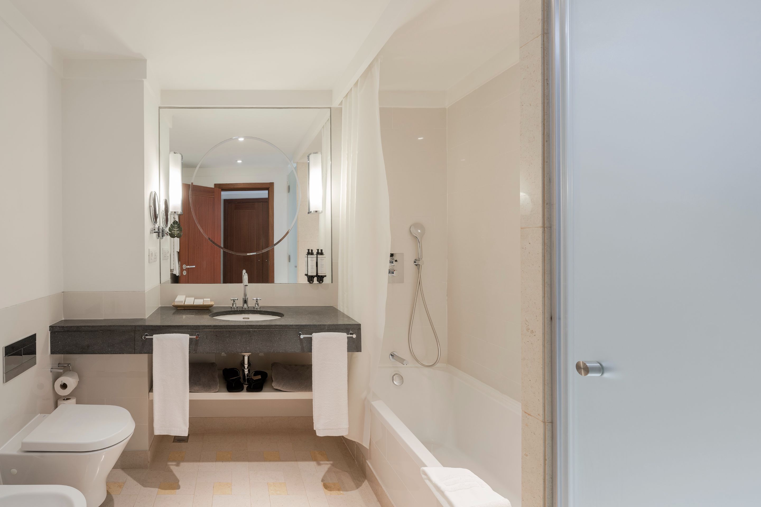 غرفة بسرير مزدوج أو سريرين منفصلين بإطلالة على الحديقة، Terra Nostra Garden Hotel 4/4