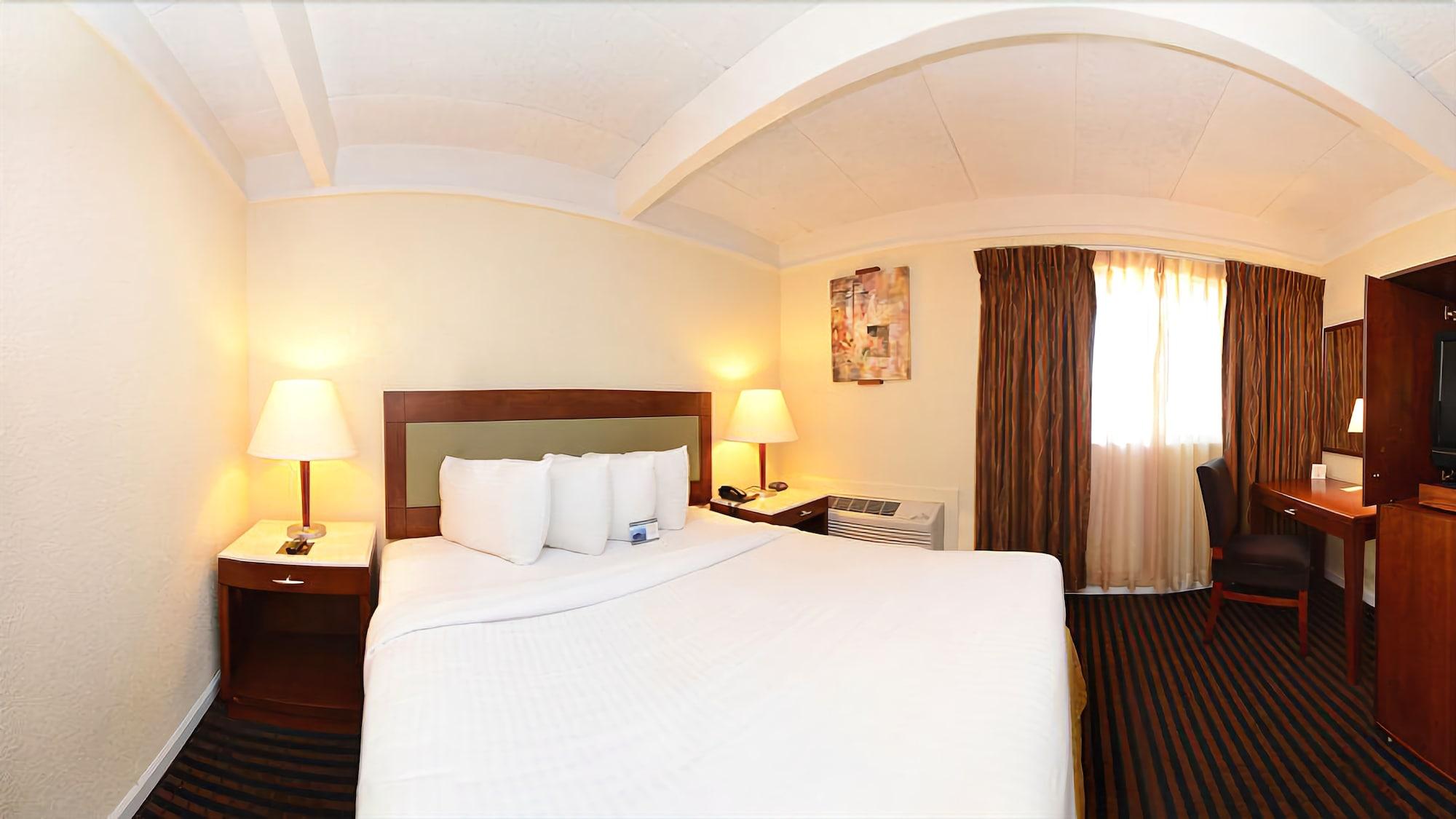Lexington Inn And Suites-N.W. Chicago/Elgin 5/20