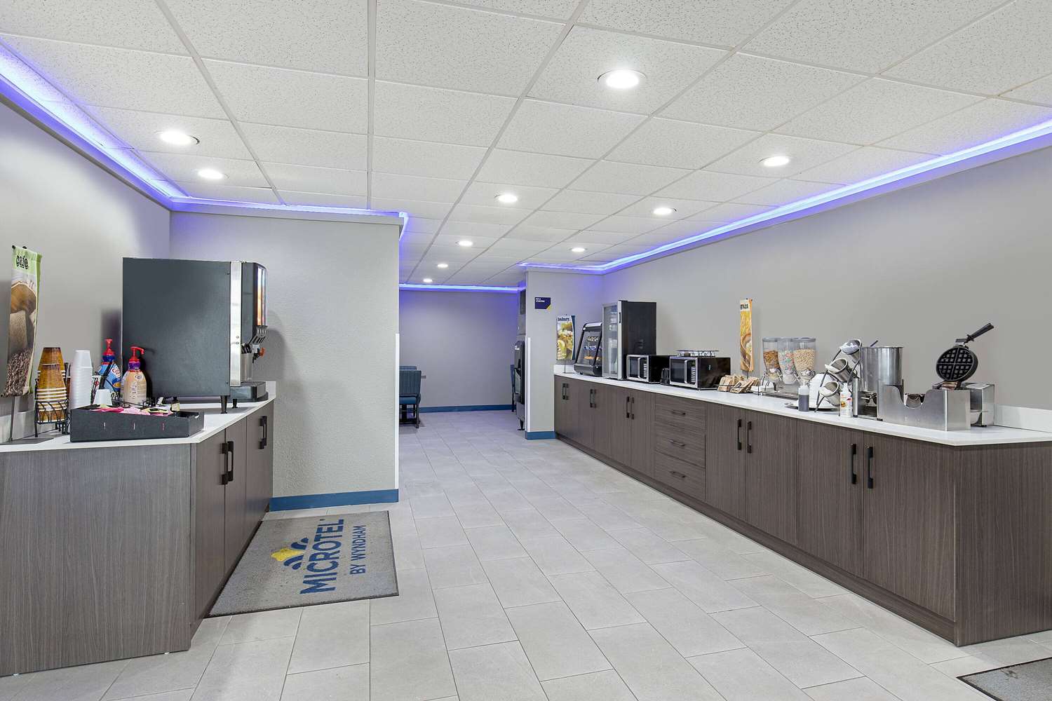 Microtel Inn & Suites by Wyndham Manchester 2/30
