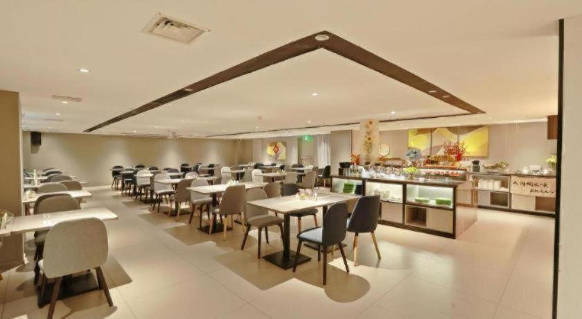 Homeinn Selected Hotel (Guangzhou Zhujiang New Town Wuyangcun Subway Station) 32/45