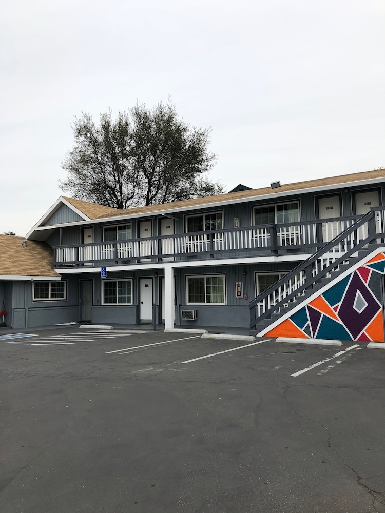 Travel Inn 1/27