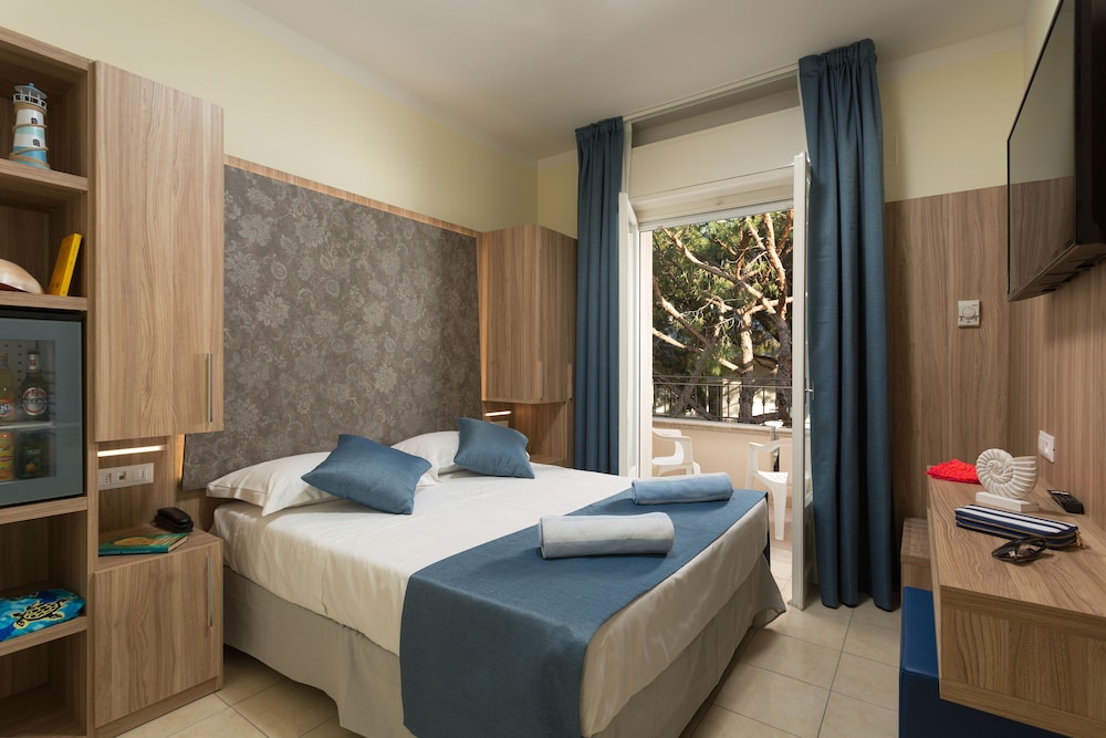 Hotel Cannes 6/37