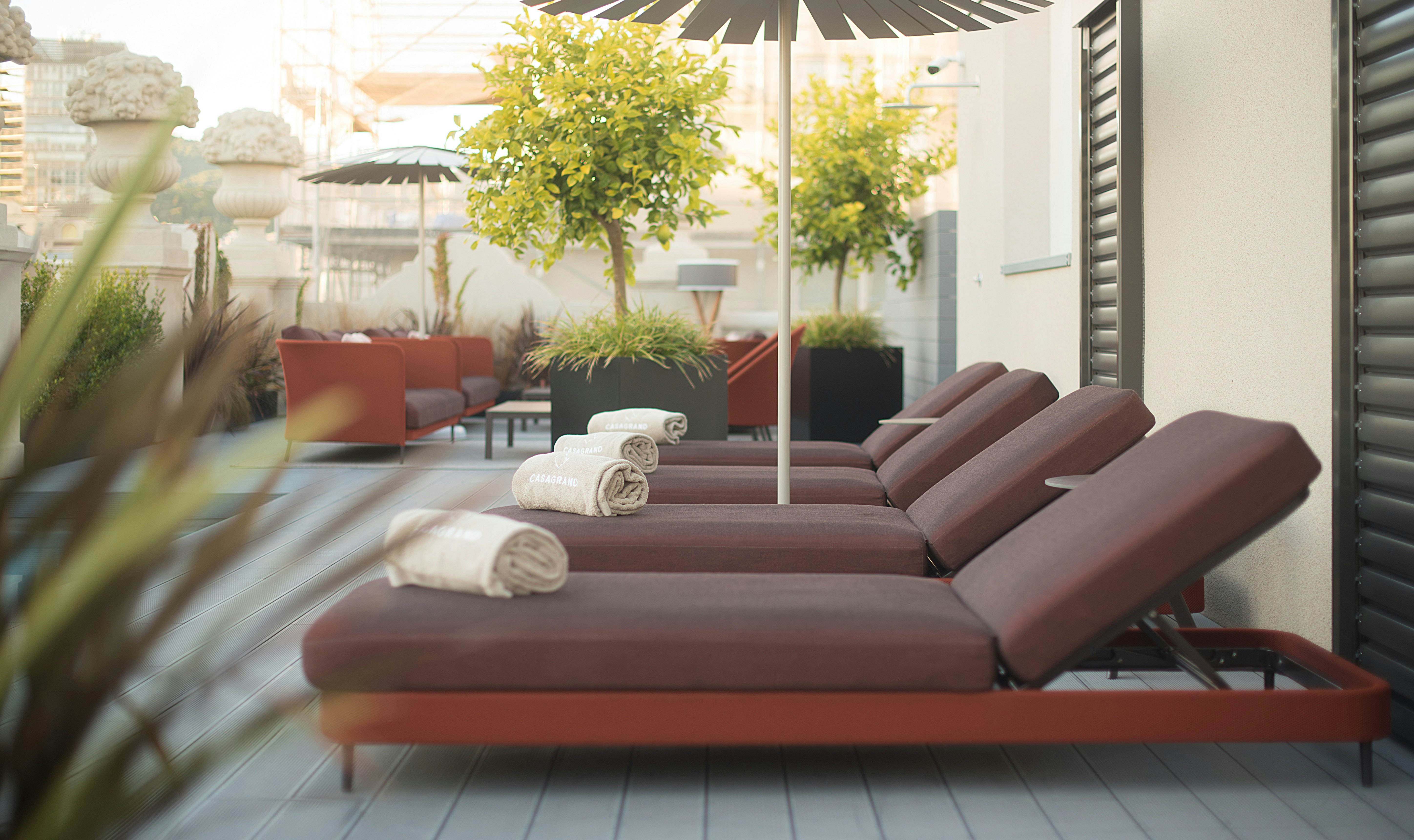 CASAGRAND LUXURY SUITES 45/76