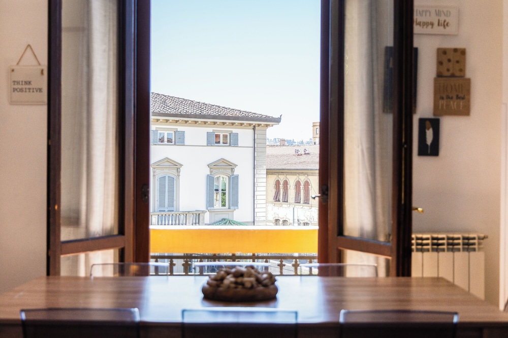 Rental In Rome Rosselli Palace Apartment 5 8/49