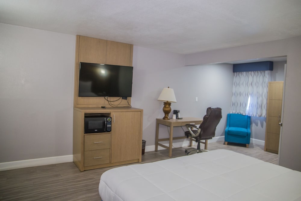 Days Inn by Wyndham Redwood City 32/55