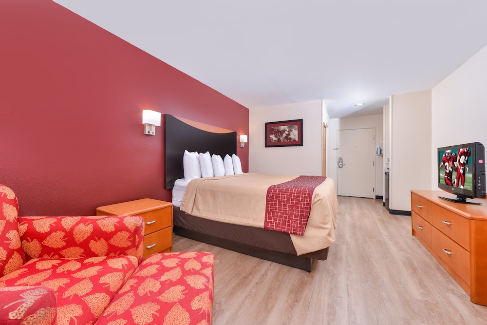 Red Roof Inn & Suites Danville, IL 14/30