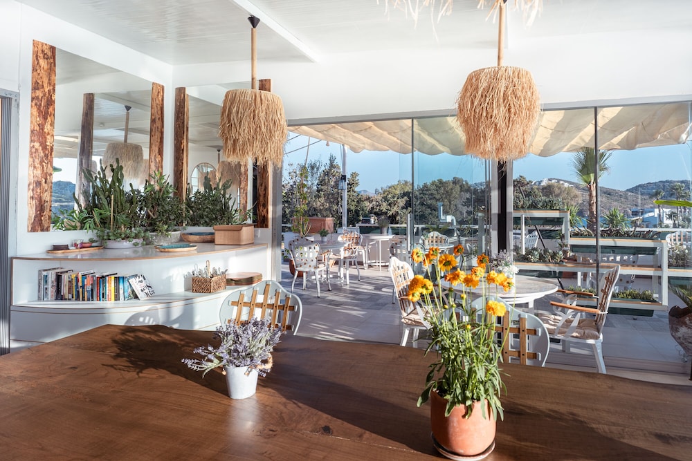 Liman Hotel Gumusluk 34/50