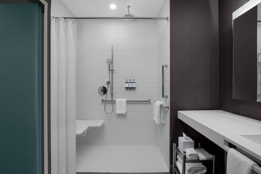AC Hotel by Marriott Pittsburgh Southpointe 8/37