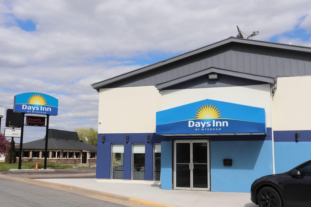 Days Inn by Wyndham La Crosse 3/59