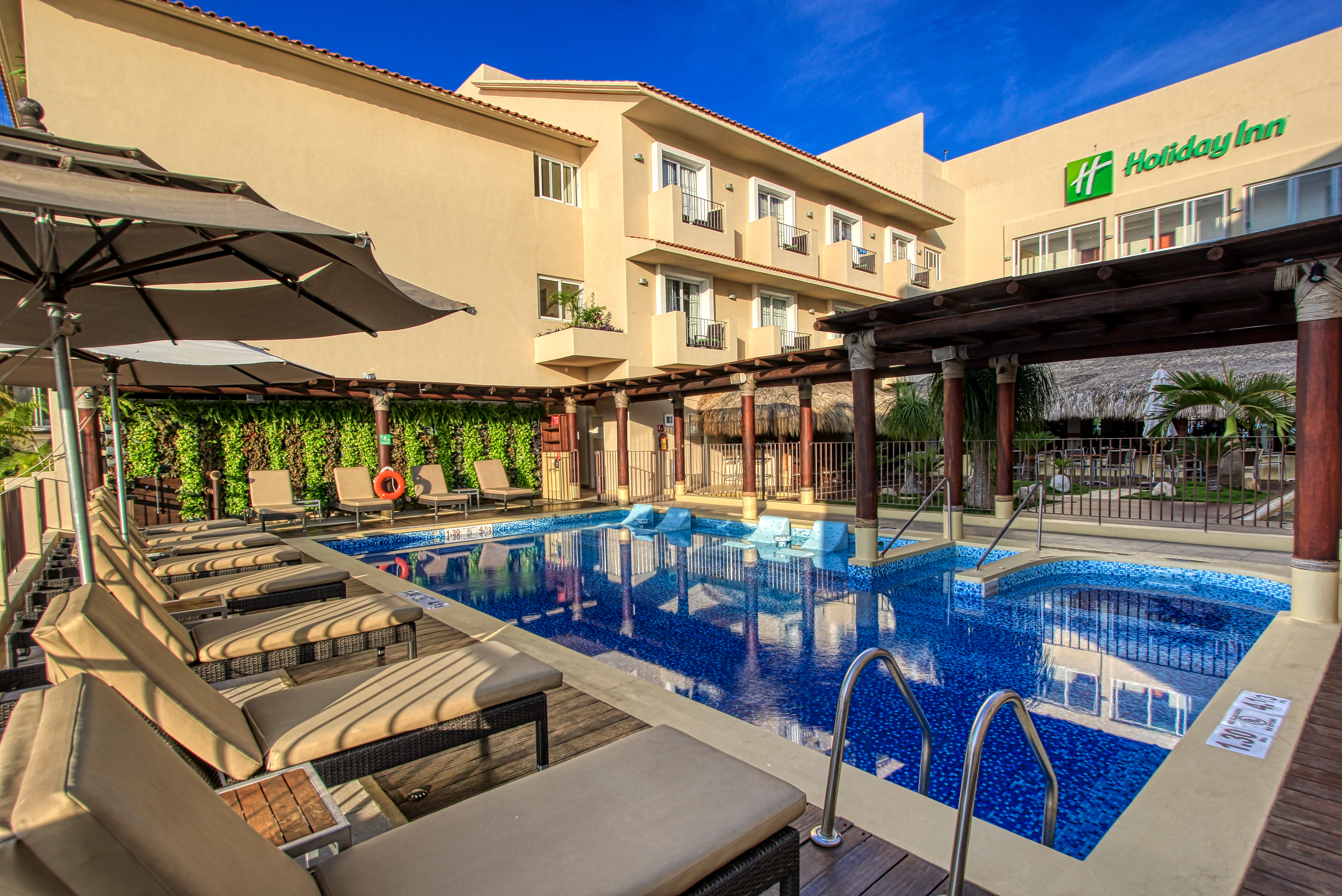 HOLIDAY INN HUATULCO 39/39