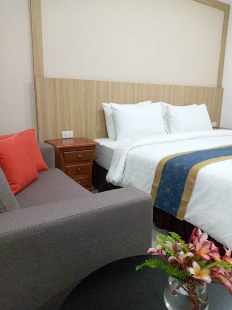 Nine Smiths Hotel Chiang Mai 14/43