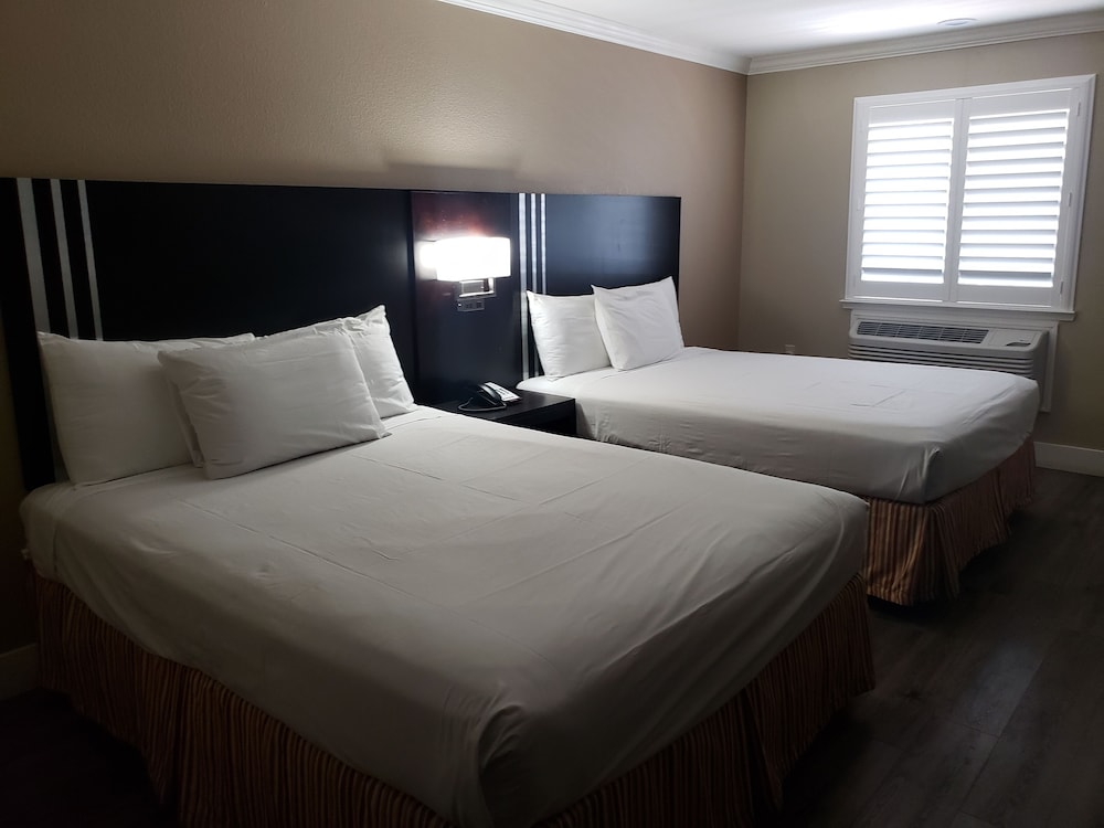 Fairview Inn And Suites Healdsburg 18/65