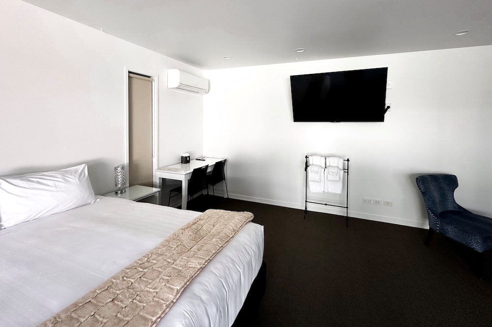 Delorenzo S Studio Apartments 20/72